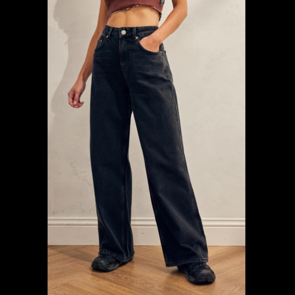 BDG Urban Outfitters Puddle Jeans 90s Wide Leg Black Denim 26 x 32 Mid Rise